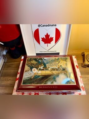 Hudson's Bay Company Souvenir Large Hinged Lid Metal Tin Canada's 150